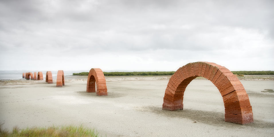 Andy Goldsworthy – Arches ↗
